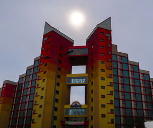 Brama Słońca w Tychach - postmodernistyczny symbol miasta. Jedni go kochają, inni nienawidzą