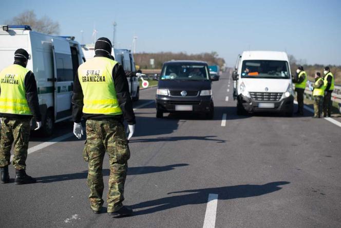 Nie podróżuj, kiedy nie jest to konieczne! Nowe zalecenia rządu. Koronawirus w Polsce