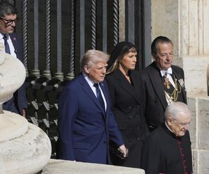Trump i Zełenski złamali zasady na pogrzebie Franciszka