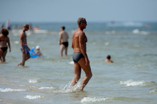 Nauczył sie kąpać w majtkach