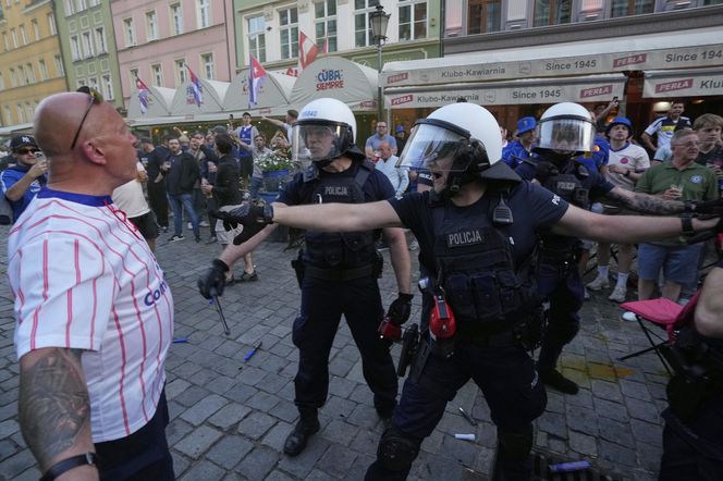 Kibice przed finałem Ligi Konferencji we Wrocławiu