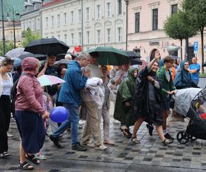 Lubelska Piesza Pielgrzymka na Jasną Górę 2024. Pątnikom deszcz niestraszny!