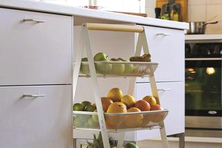 Wózek z pólkami do przechowywania owoców i warzyw
