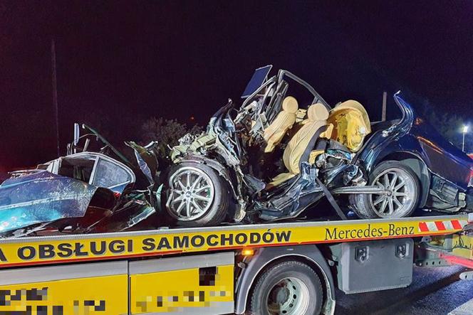 Tragiczny wypadek w Makowcu. Kierowca BMW zginął w zderzeniu z TIR-em
