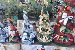 Magia świąt na łódzkich targowiskach. Zobacz, jakie ozdoby można tam kupić [ZDJĘCIA]