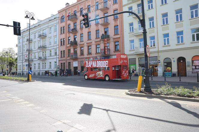 Czerwony autobus linii 7Days już na ulicach Lublina! Za nami inauguracja trasy podczas parady studentów