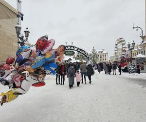 Jarmark Bożonarodzeniowy w Rzeszowie. Parada św. Mikołaj 2023 