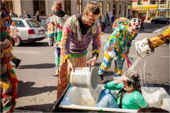 Śmigus dyngus w Wilamowicach. Tak było na śmierguście 10 lat temu