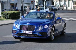 Wszystkie samochody Lewandowskiego: Od Matiza do Bentleya