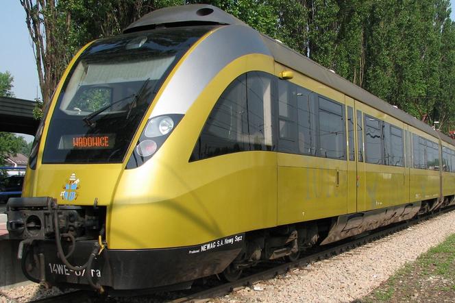 Żółty pociąg papieski Polregio na trasie Olkusz-Kraków
