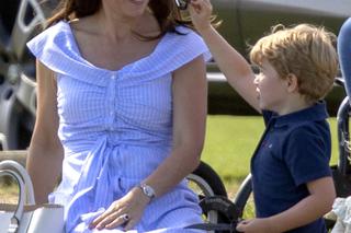 Wiemy co księżna Kate nosi w torebce