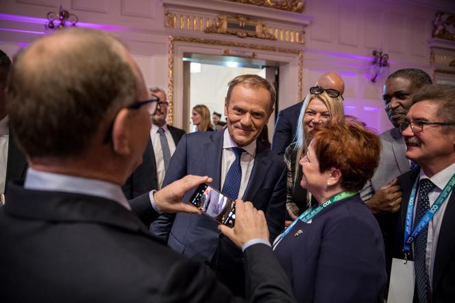 Tusk ruszył w Polskę