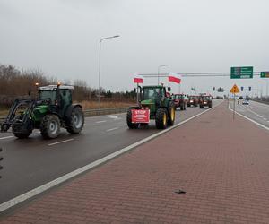 Trwa protest rolników w woj. lubelskim. Blokady są w wielu miejscach w regionie [DUŻO ZDJĘĆ]