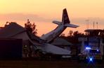 Chrcynno: Katastrofa lotnicza, samolot spadł na hangar. 5 osób nie żyje, wśród rannych dziecko