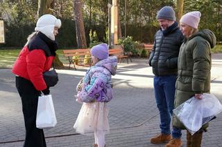 Barwy szczęścia odc. 2650. Oliwka (Wiktoria Gąsiewska), Maja (Pola Żak), Sabina (Barbara Jonak), Kazik (Grzegorz Mielczarek) 