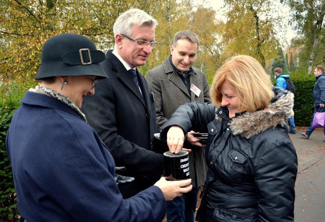 Prezydent Jacek Jaśkowiak zbierał pieniądze na wileńską Rossę.