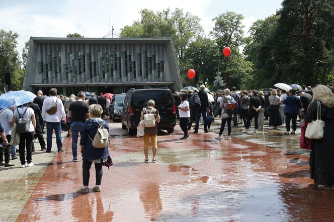 Pogrzeb Joanny Kołaczkowskiej. Tłumy żegnają wybitną artystkę kabaretową