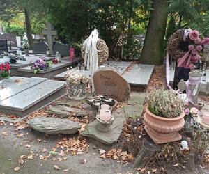 Ceny zniczy i wiązanek. Cmentarz Winiarski - Piątkowo Poznań