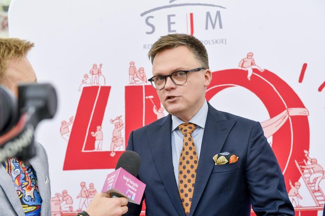 Czy Szymon Hołownia powinien odejść, czy pozostać w polityce? Opinia ankietowanych jest jednoznaczna