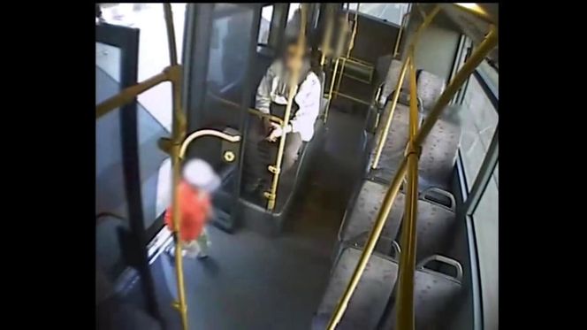 Wrocław. 3-latek sam podróżował komunikacją miejską. Pomógł mu kierowca autobusu [ZDJĘCIA].