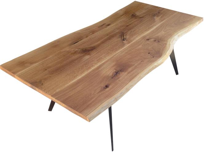 Stół drewniany z widocznymi słojami