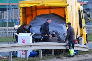 Warszawa, Włochy. Roztrzaskał samochód za 2 miliony złotych. Auto dopiero co wyjechało z salonu!