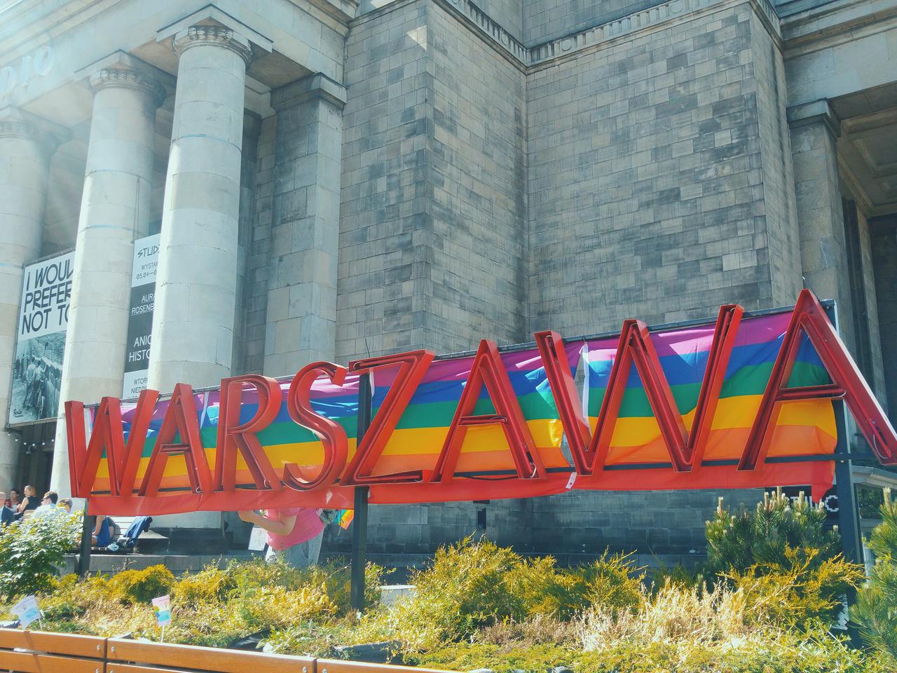 Homofobiczne ciężarówki z zakazem poruszania się po Warszawie - decyzję uchwalili radni