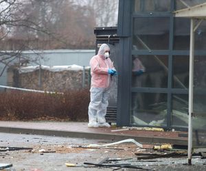 Huk, chaos i... pusta kasa! Złodzieje wysadzili bankomat i uciekli bez łupu!