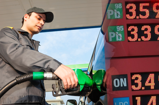 Cena benzyny nie była tak niska od 2009 roku. Co dalej z cenami na stacjach paliw?