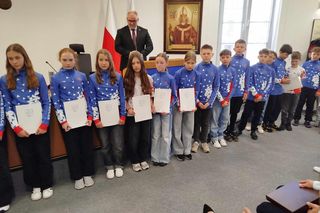 Sportowcom z UKS Rawa Siedlce wręczono w Urzędzie Miasta Siedlce pamiątkowe dyplomy