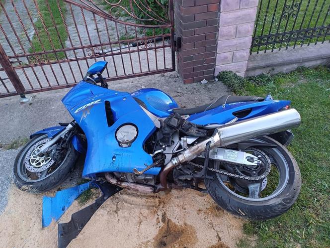 Zderzenie samochodu z motocyklistą w Suchyni koło Kraśnika