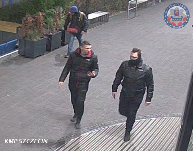 Policja poszukuje sprawców ostrzelania kamienicy w centrum Szczecina