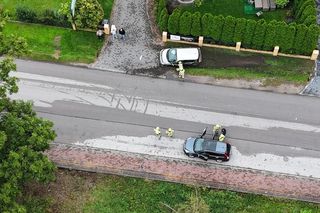 Samochód w rowie, kolizja na DK2