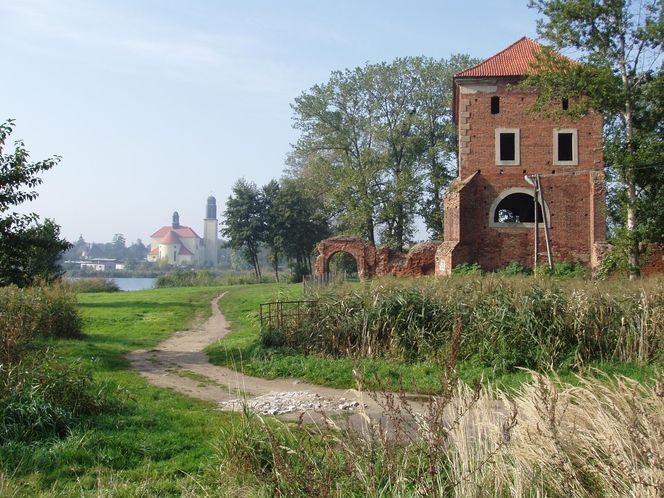 Zamek w Gołańczy przed remontem 