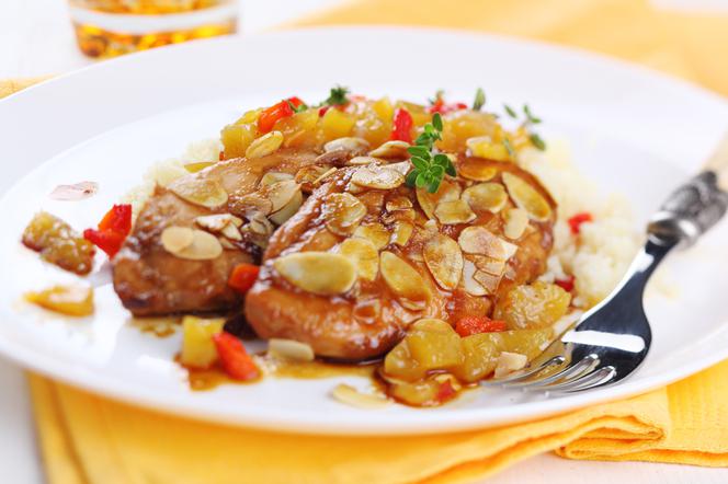 Filety drobiowe w sosie z pitnego miodu i jabłek