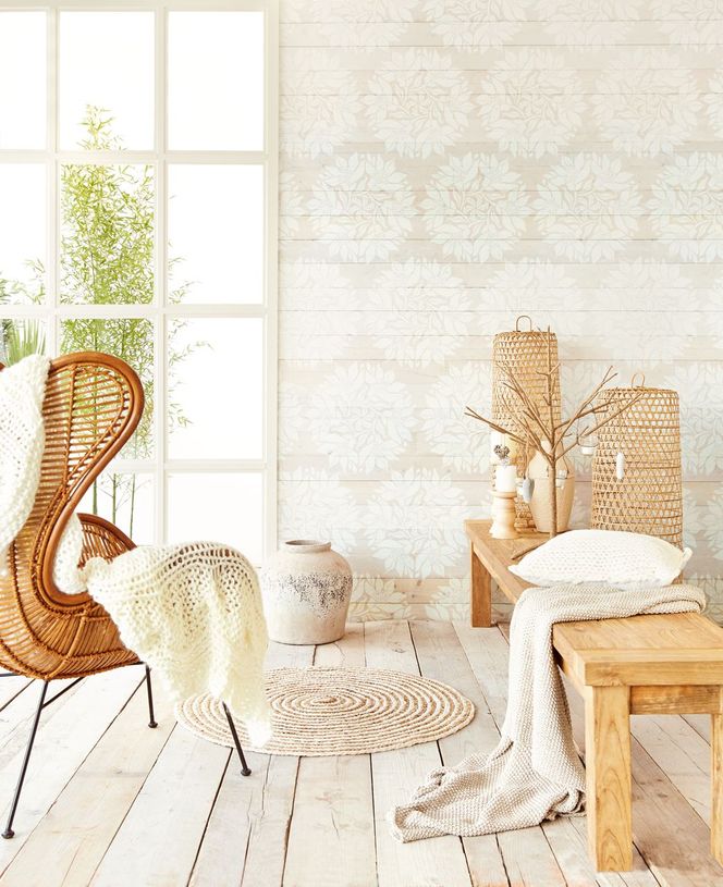 Kolor ściany z tapetą w kremowym odcieniu off white