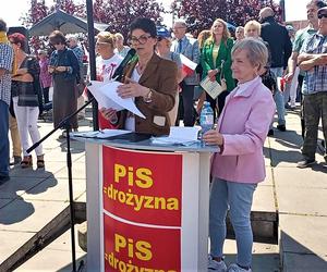 Manifestacja 4 czerwca na placu Solidarności w Szczecinie