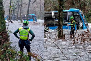 Autobus wpadł do rzeki. Nie żyje sześć osób