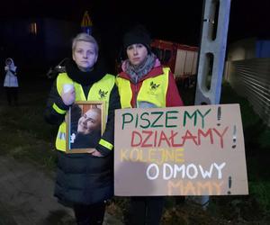 Protest na DK nr 80 po wypadku, w którym zginął 15-letni Kuba. Mieszkańcy zablokowali drogę