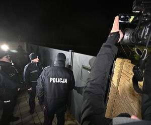 Policjanci pojawili o świcie przed domem Zbiginewa Ziobro w Jeruzalu (woj. łódzkie). Mieli doprowadzić go na przesłuchanie przed sejmową komisję śledczą ds. Pegasusa. Polityka nie było na miejscu