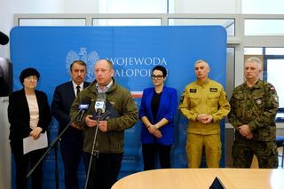 Co się dzieje z rzekami w Małopolsce? Sztab kryzysowy bada czemu wody są zielone, czerwone, żółte i niebieskie