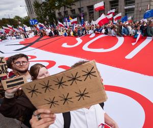 Ruszył Marsz Miliona Serc! Ogromne tłumy Polaków na ulicach Warszawy [ZDJĘCIA]