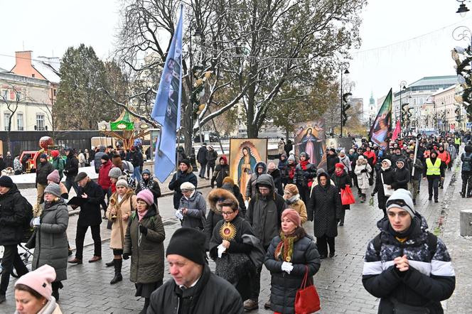 Wojownicy Maryi w pokutnej procesji różańcowej