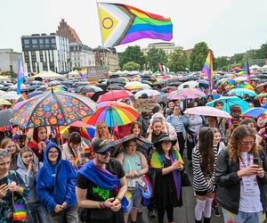 17. Wrocławski Marsz Równości wystartował. Na trasie pojawili się przeciwnicy 