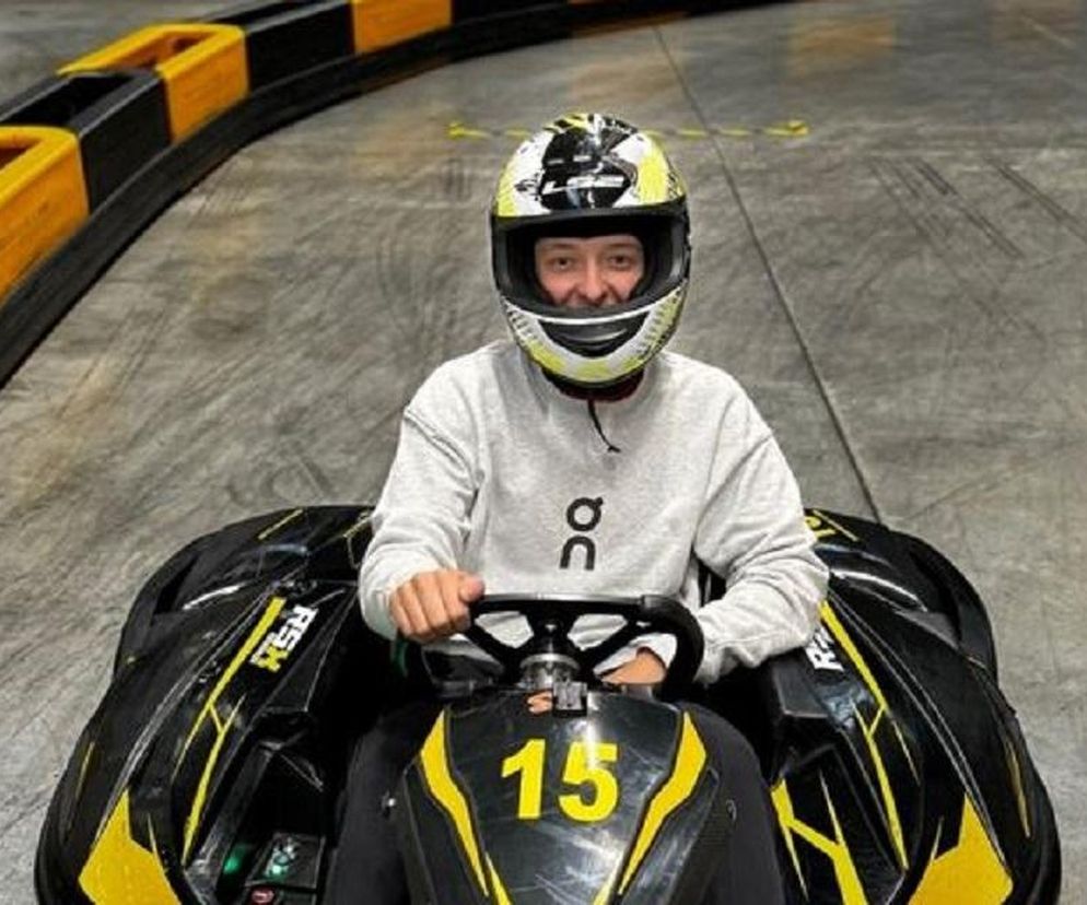 Iga Świątek na torze kartingowym! Tak rozpędza się przed kolejnym turniejem! [ZDJĘCIA]