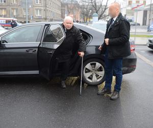Jarosław Kaczyński po ciężkiej operacji kolana