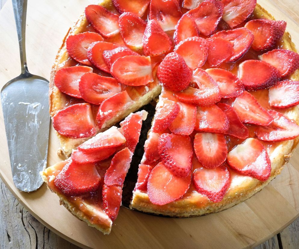 keto ciasto z truskawkami