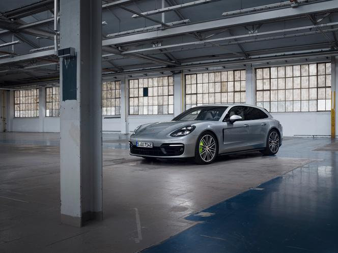 Nowe warianty Porsche Panamera po liftingu (2021)
