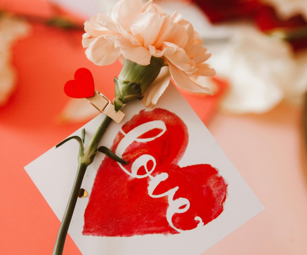 Kartki na walentynki 2026 z życzeniami. Pobierz bezpłatną grafikę i wyślij swojej drugiej połówce [14.02.2026]