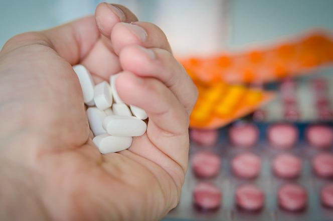 Przeterminowane leki można wyrzucać do specjalnych pojemników w aptekach